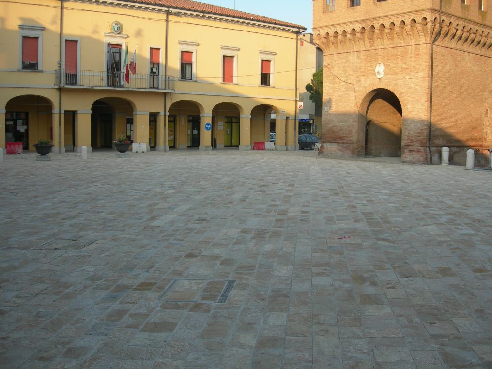Pavimentazione Piazza G. Garibaldi antistante al comune di SOLAROLO Solarolo (Ravenna)
